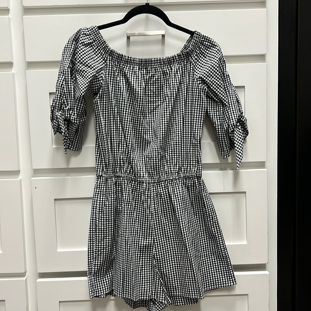 New w Tag - black & white checkered women’s short romper - Sz M